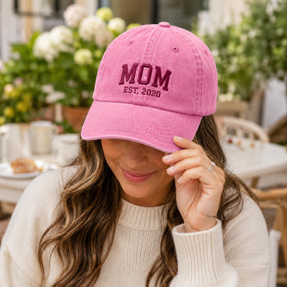 Custom Embroidered Mom Dad Hat, Est 2026 Baby Announcement Cap, New Parent Gift, Personalized Baseball Cap, Pregnancy Reveal Couple Hats